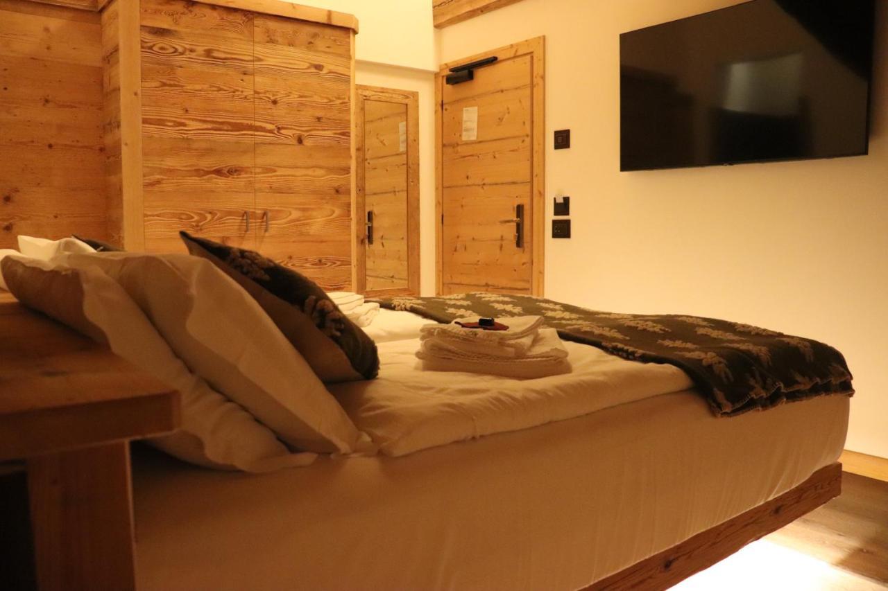 Hotel Ciasa Lorenzi Cortina dʼAmpezzo Kültér fotó