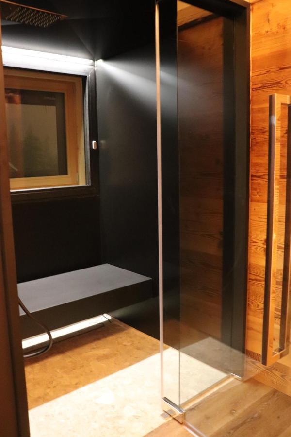 Hotel Ciasa Lorenzi Cortina dʼAmpezzo Kültér fotó