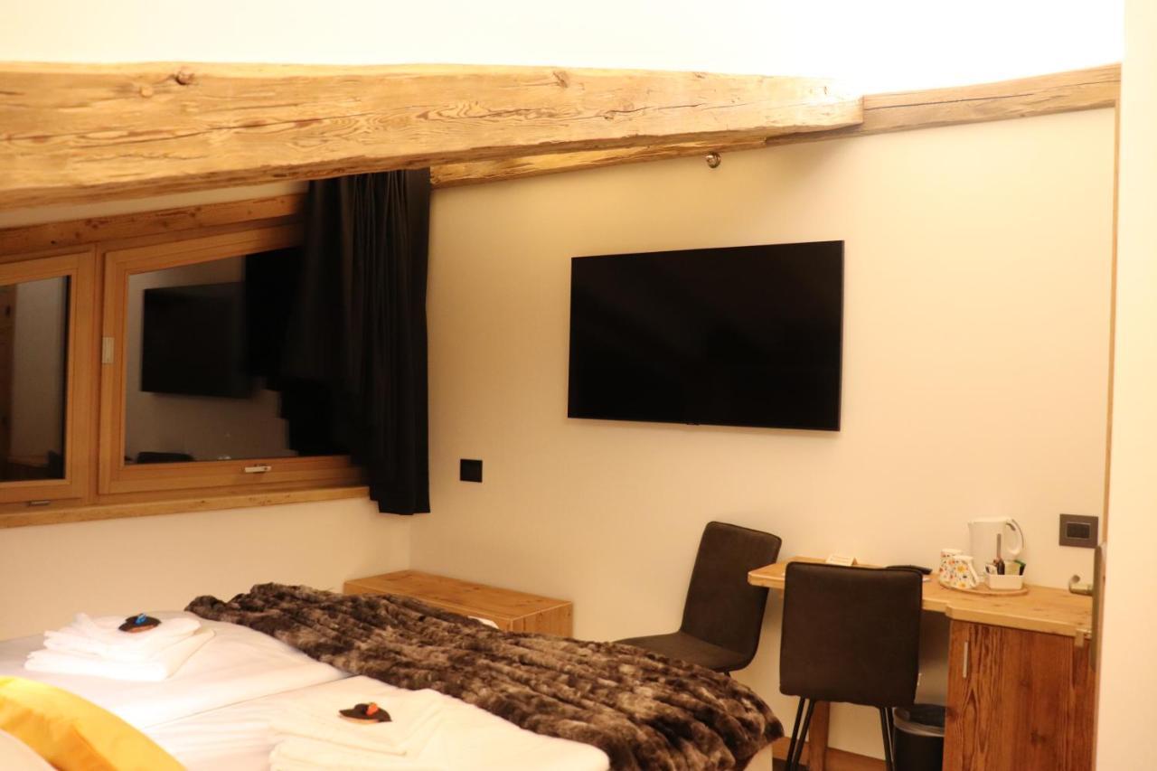 Hotel Ciasa Lorenzi Cortina dʼAmpezzo Kültér fotó
