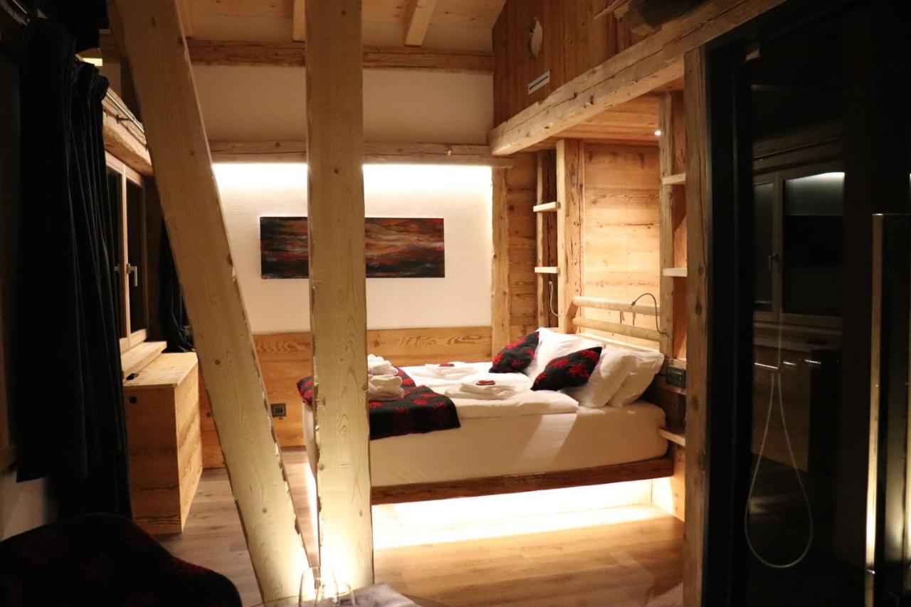 Hotel Ciasa Lorenzi Cortina dʼAmpezzo Kültér fotó