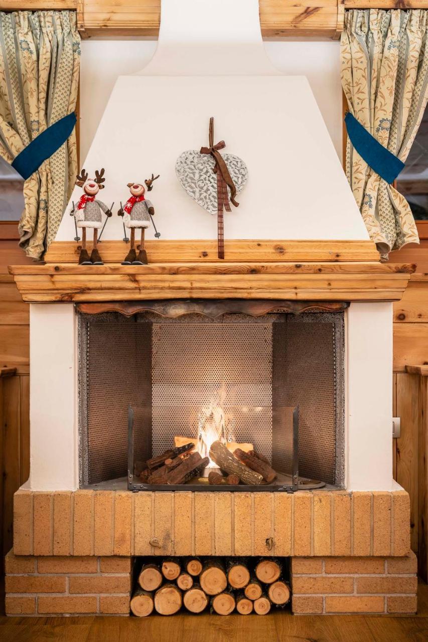 Hotel Ciasa Lorenzi Cortina dʼAmpezzo Kültér fotó