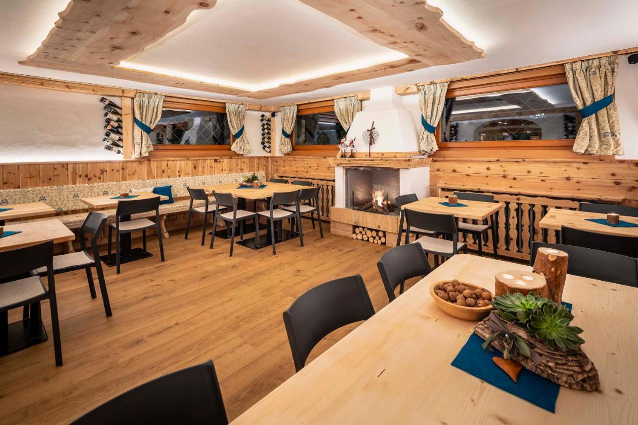 Hotel Ciasa Lorenzi Cortina dʼAmpezzo Kültér fotó