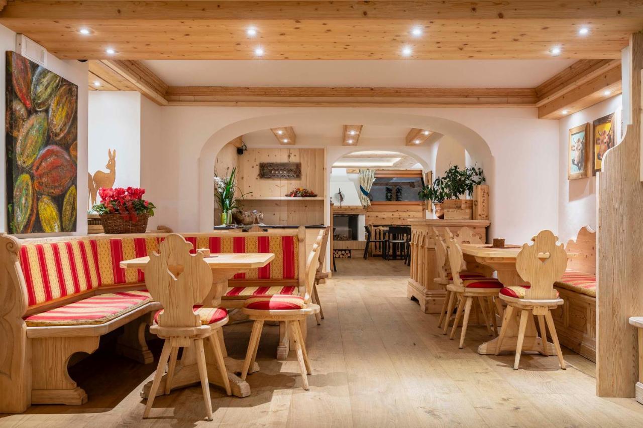 Hotel Ciasa Lorenzi Cortina dʼAmpezzo Kültér fotó